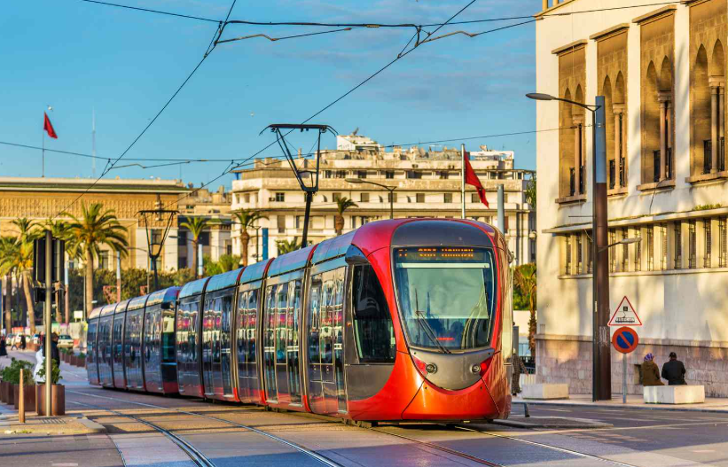 Train vs Taxi from Casablanca Airport to Fes – Smart Travel Guide